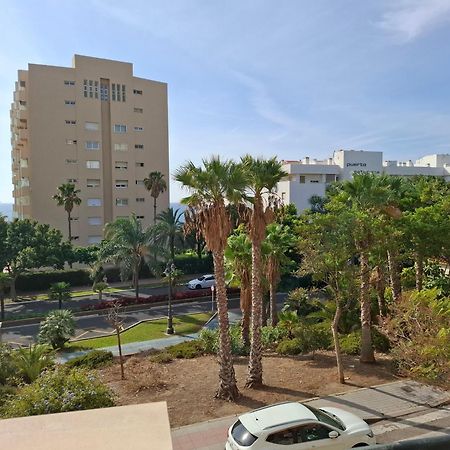 Central 2-Bed Apartment In Estepona Port Екстериор снимка