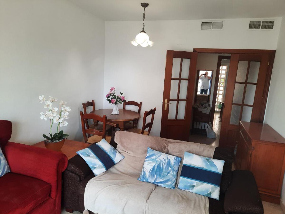 Central 2-Bed Apartment In Estepona Port Екстериор снимка