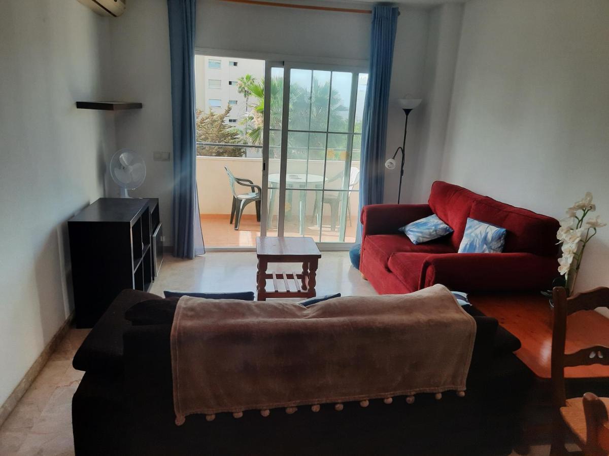 Central 2-Bed Apartment In Estepona Port Екстериор снимка