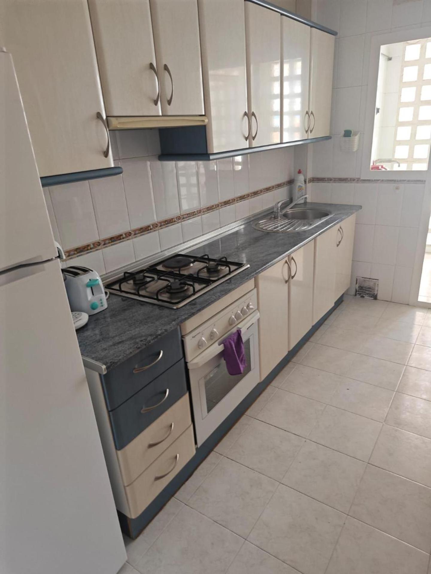 Central 2-Bed Apartment In Estepona Port Екстериор снимка